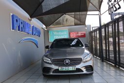 
										2020 Mercedes Benz AMG C-200 Gold full									
