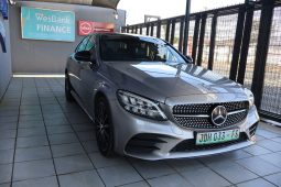 
										2020 Mercedes Benz AMG C-200 Gold full									