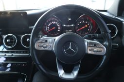 
										2020 Mercedes Benz AMG C-200 Gold full									