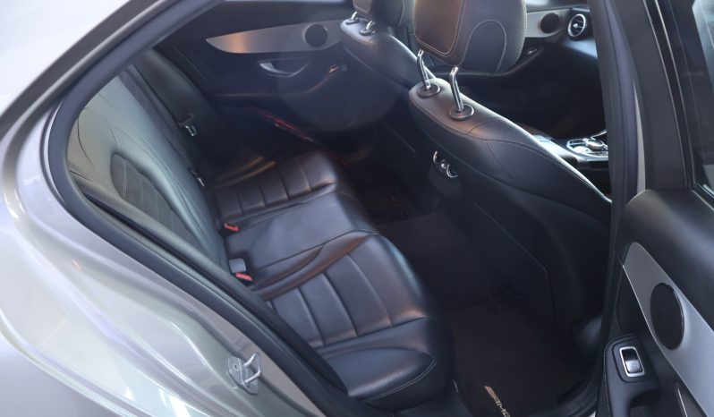 
								2020 Mercedes Benz AMG C-200 Gold full									