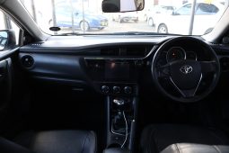 
										2017 Toyota Corolla 1.8 Prestige full									