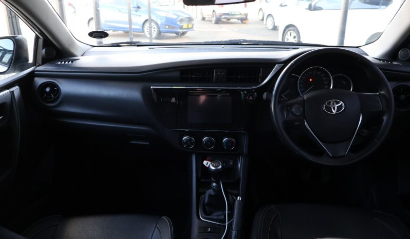 
								2017 Toyota Corolla 1.8 Prestige full									