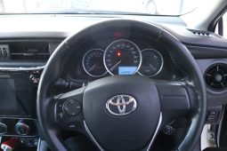 
										2017 Toyota Corolla 1.8 Prestige full									